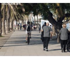Ático en 1º línea con solárium, preciosas vistas y licencia turística.