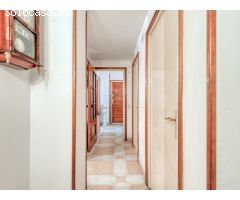 Piso de 4 habitaciones en Figueres.