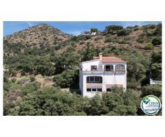¡Bonita casa con vistas al mar espectaculares!