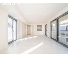 DÚPLEX DE 3 HABITACIONES CON TERRAZA DE 50 M2 A 15 METROS DE LA RAMBLA DE