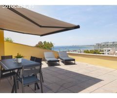 Ático en 1º línea con solárium, preciosas vistas y licencia turística.