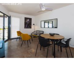Ático en 1º línea con solárium, preciosas vistas y licencia turística.