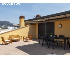 Ático en 1º línea con solárium, preciosas vistas y licencia turística.