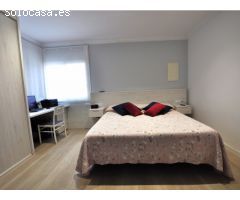 Casa grande con piscina, garaje en lote de esquina en zona tranquila
