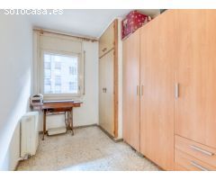 Piso de 4 habitaciones en Figueres.