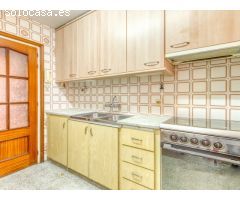 Piso de 4 habitaciones en Figueres.