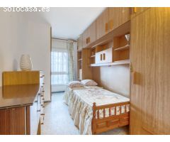 Piso de 4 habitaciones en Figueres.