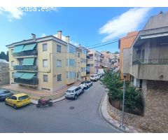 Amplio piso de 3 hab y 2 terrazas bien situado en la Villa