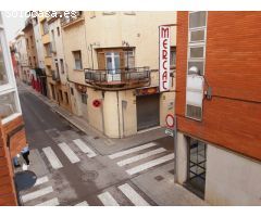 Local a pie de calle, a pocos metros de la plaza de la Palmera