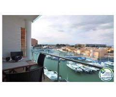 Encantador apartamento con licencia turística y vistas al canal en Santa