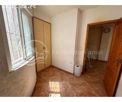 ÁTICO CON TERRAZA DESCUBIERTA, TRASTERO Y PISCINA EN TORREVIEJA