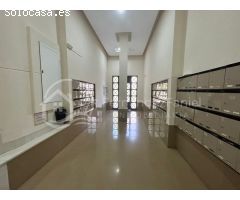 ÁTICO CON TERRAZA DESCUBIERTA, TRASTERO Y PISCINA EN TORREVIEJA