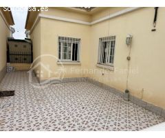 Casa adosada planta baja con solárium y aparcamiento en Torrevieja