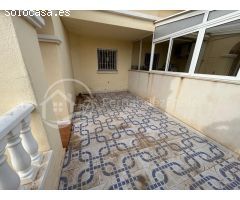 Casa adosada planta baja con solárium y aparcamiento en Torrevieja