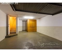 Adosada en perfecto estado de conservación con tres terrazas y zona comunitaria
