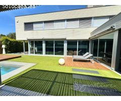 Unifamiliar de diseño con piscina en El Golf-Can Trabal (Sant Cugat)