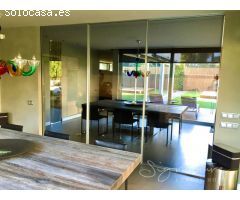 Unifamiliar de diseño con piscina en El Golf-Can Trabal (Sant Cugat)
