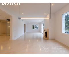 Lujosa villa a estrenar con piscina y jardín privado en Golf-Can Trabal (Sant