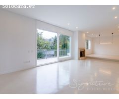 Lujosa villa a estrenar con piscina y jardín privado en Golf-Can Trabal (Sant