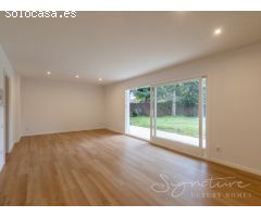 Lujosa villa a estrenar con piscina y jardín privado en Golf-Can Trabal (Sant