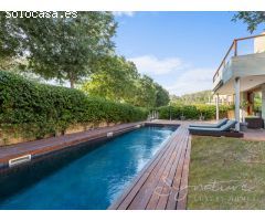 Lujosa unifamiliar con piscina y jardín privado en El Golf - Can Trabal (Sant