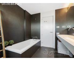 Lujosa unifamiliar con piscina y jardín privado en El Golf - Can Trabal (Sant