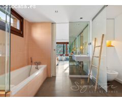 Lujosa unifamiliar con piscina y jardín privado en El Golf - Can Trabal (Sant