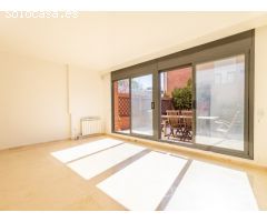 Adosada de grandes dimensiones y en perfecto estado de conservación en Mirasol