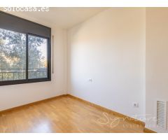 Adosada de grandes dimensiones y en perfecto estado de conservación en Mirasol