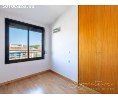 Adosada de grandes dimensiones y en perfecto estado de conservación en Mirasol