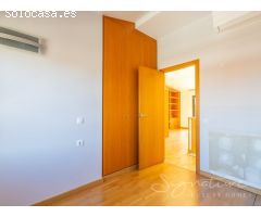 Adosada de grandes dimensiones y en perfecto estado de conservación en Mirasol