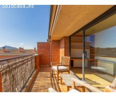 Adosada de grandes dimensiones y en perfecto estado de conservación en Mirasol