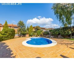 Adosada de grandes dimensiones y en perfecto estado de conservación en Mirasol