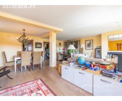 Lujoso ático dúplex con vistas de ensueño en Centre-Estació (Sant Cugat)