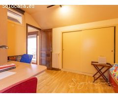 Lujoso ático dúplex con vistas de ensueño en Centre-Estació (Sant Cugat)