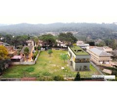 Parcela inigualable de 2048 m2 en la mejor zona de Valldoreix (Sant Cugat)