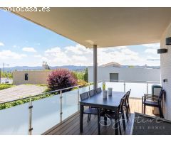 Lujosa unifamiliar a cuatro vientos con piscina y vistas de película en Can
