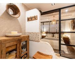 Exclusiva planta baja de diseño contemporáneo con terraza privada en la