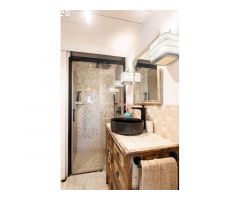 Exclusiva planta baja de diseño contemporáneo con terraza privada en la