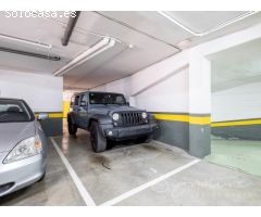 Exclusiva planta baja de diseño contemporáneo con terraza privada en la