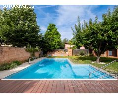 Fantástica unifamiliar a cuatro vientos con piscina y jardín privado a un paso