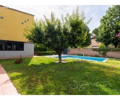 Fantástica unifamiliar a cuatro vientos con piscina y jardín privado a un paso