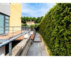 Fantástica unifamiliar a cuatro vientos con piscina y jardín privado a un paso