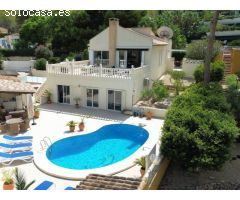 FANTÁSTICA VILLA EN ALBIR CON EXCELENTE VISTA