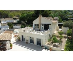 FANTÁSTICA VILLA EN ALBIR CON EXCELENTE VISTA