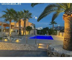 IMPRESIONANTE VILLA