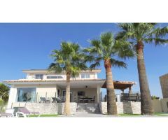 IMPRESIONANTE VILLA