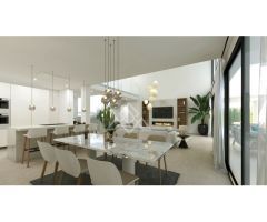 Encantadora Villa Independiente de Estilo Andaluz en El Rosario, Marbella