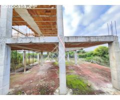 Encantadora Villa Independiente de Estilo Andaluz en El Rosario, Marbella