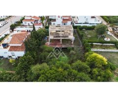 Encantadora Villa Independiente de Estilo Andaluz en El Rosario, Marbella